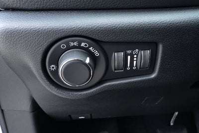 2027 Chrysler Pacifica Select FWD