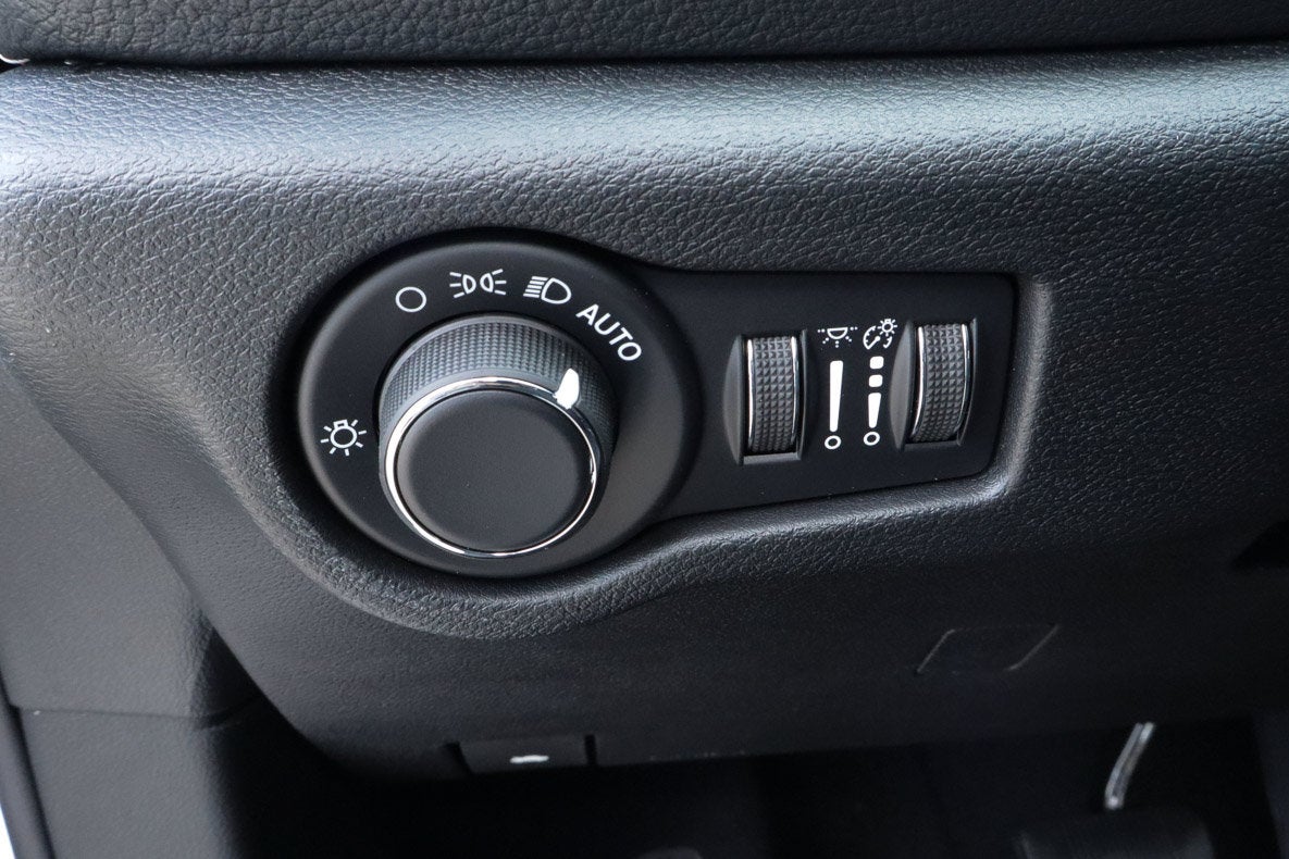 2027 Chrysler Pacifica Select FWD