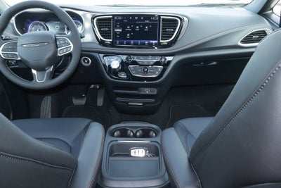 2027 Chrysler Pacifica Select FWD