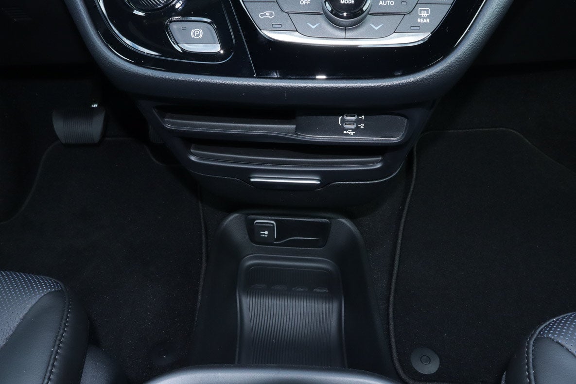 2027 Chrysler Pacifica Select FWD