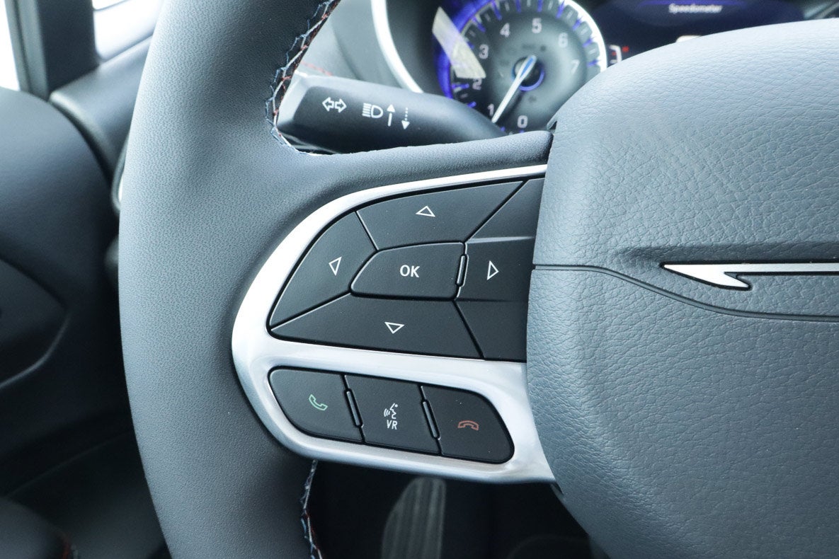 2027 Chrysler Pacifica Select FWD
