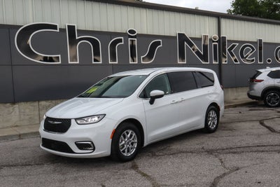 2023 Chrysler Pacifica Touring L FWD