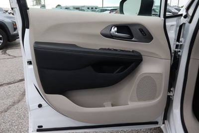 2023 Chrysler Pacifica Touring L FWD
