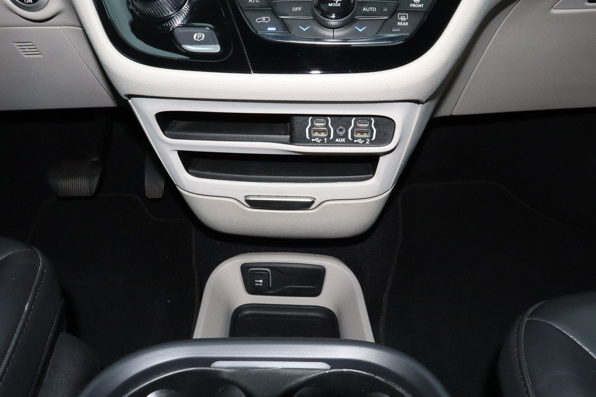 2023 Chrysler Pacifica Touring L FWD