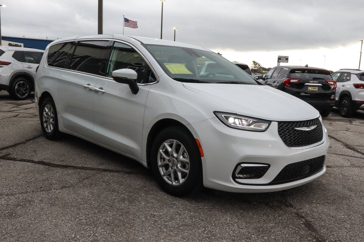 2023 Chrysler Pacifica Touring L FWD