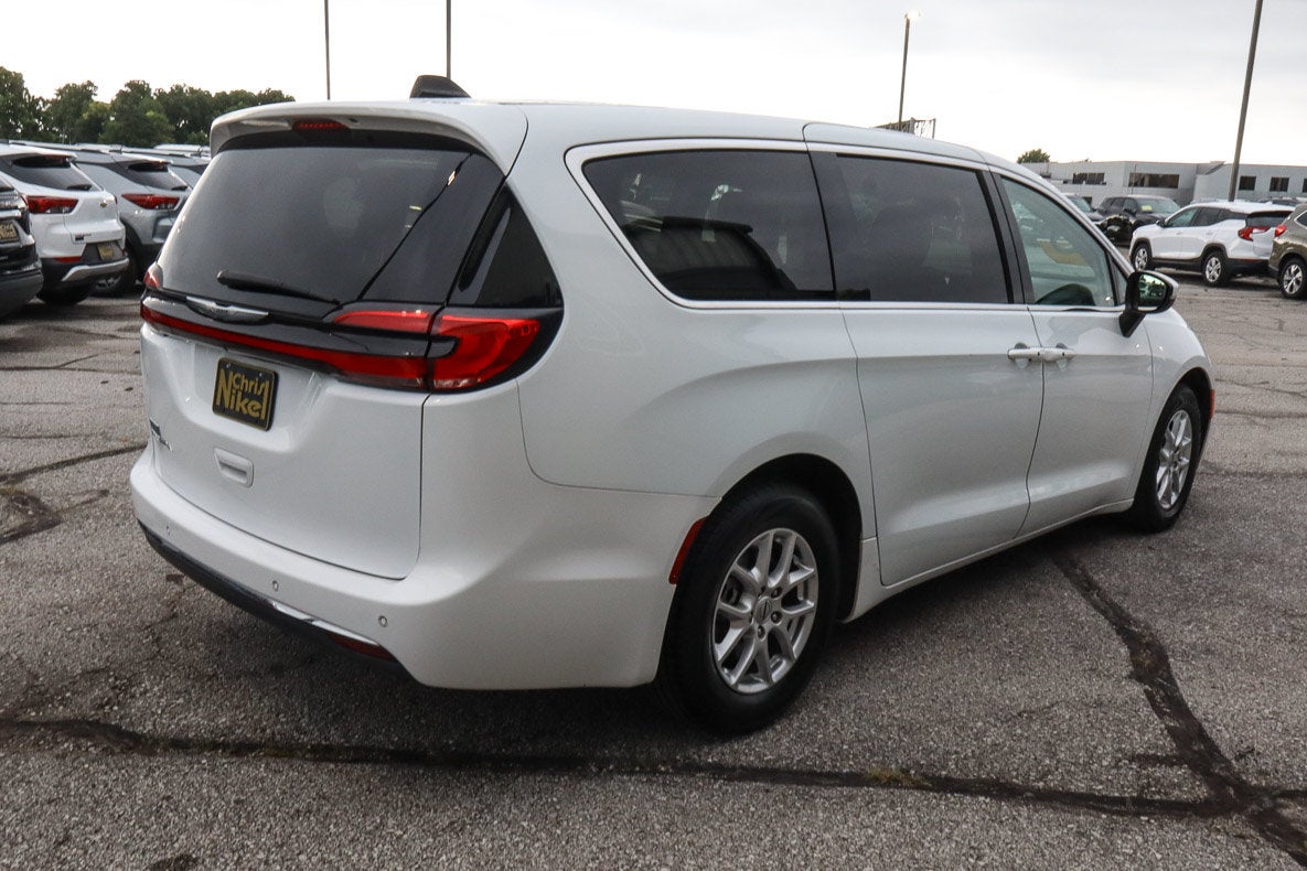 2023 Chrysler Pacifica Touring L FWD