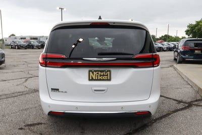2023 Chrysler Pacifica Touring L FWD