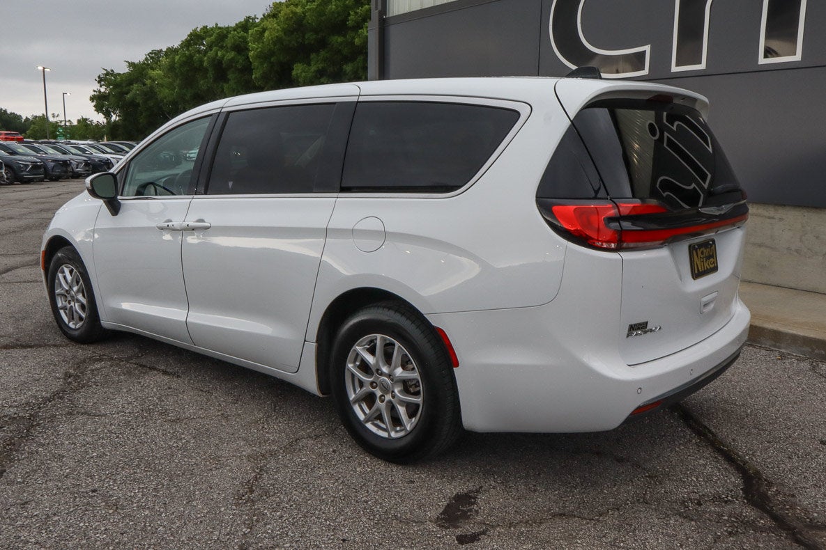 2023 Chrysler Pacifica Touring L FWD