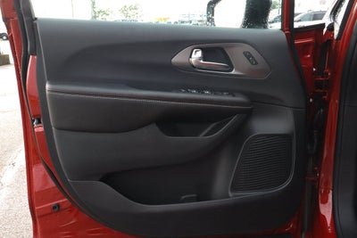 2027 Chrysler Pacifica Select FWD