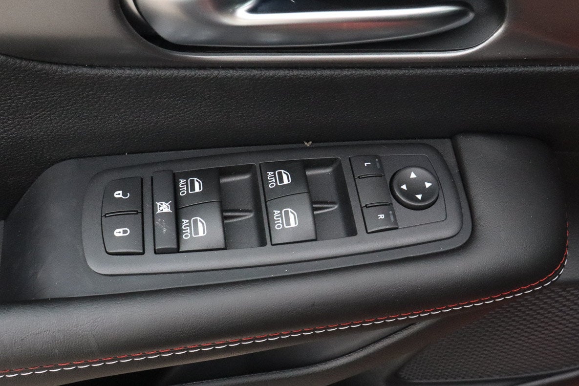 2027 Chrysler Pacifica Select FWD