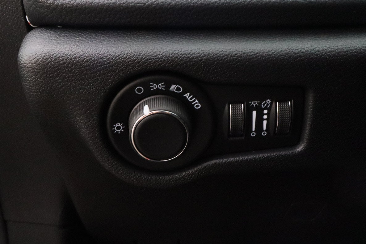 2027 Chrysler Pacifica Select FWD