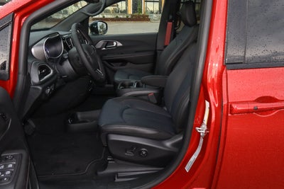2027 Chrysler Pacifica Select FWD