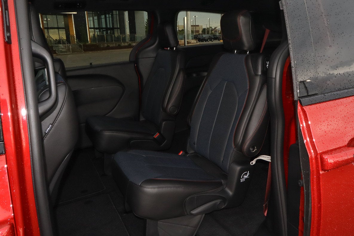 2027 Chrysler Pacifica Select FWD