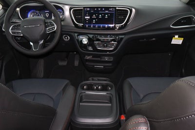 2027 Chrysler Pacifica Select FWD