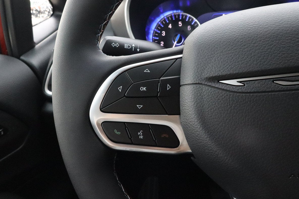 2027 Chrysler Pacifica Select FWD