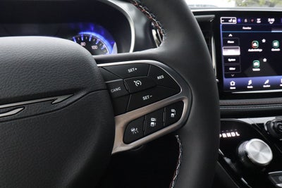 2027 Chrysler Pacifica Select FWD