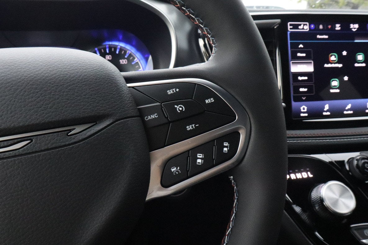 2027 Chrysler Pacifica Select FWD