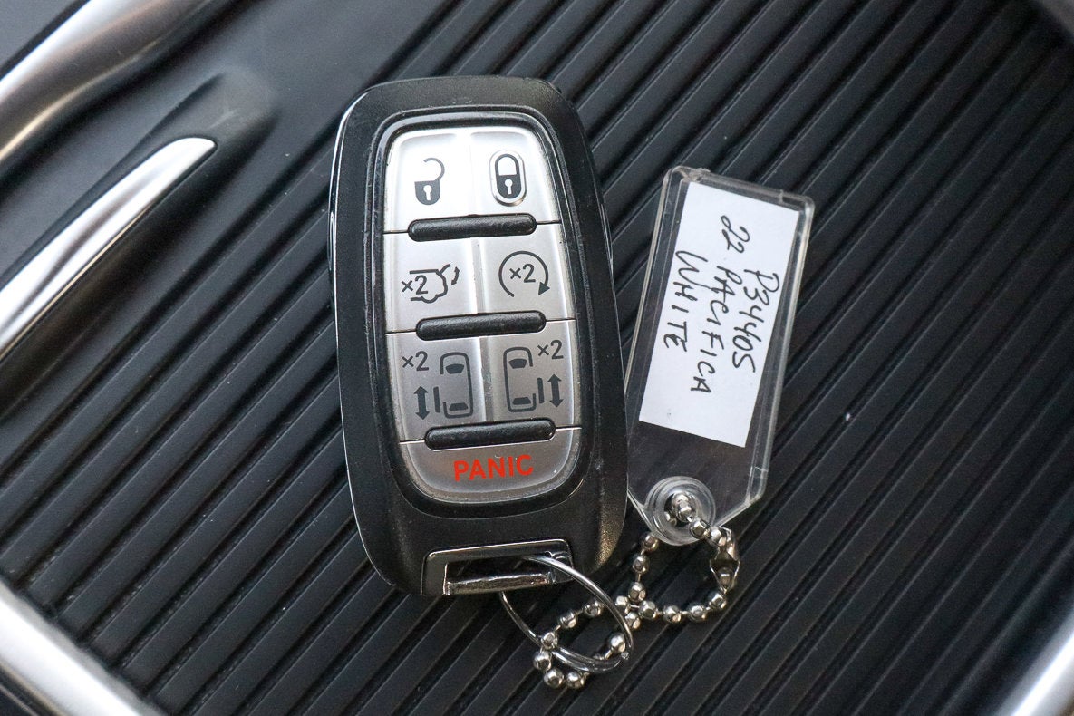 2022 Chrysler Pacifica Touring L