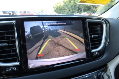 2024 Chrysler Pacifica Touring L FWD