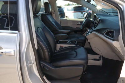 2024 Chrysler Pacifica Touring L FWD