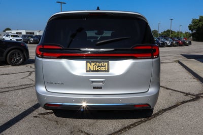 2024 Chrysler Pacifica Touring L FWD