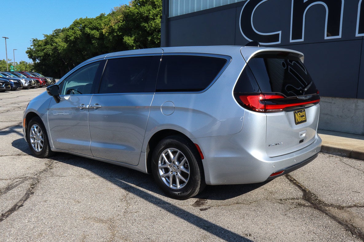 2024 Chrysler Pacifica Touring L FWD