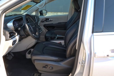 2024 Chrysler Pacifica Touring L FWD