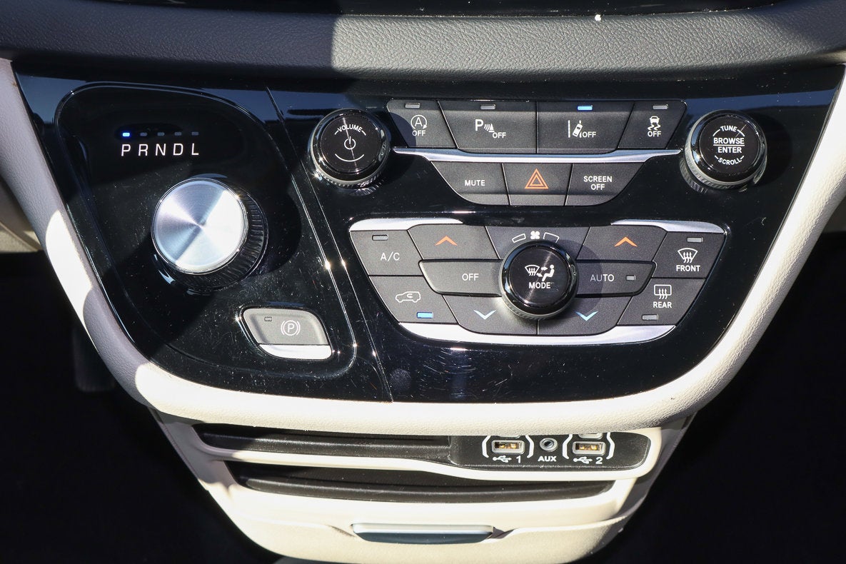 2023 Chrysler Pacifica Touring L