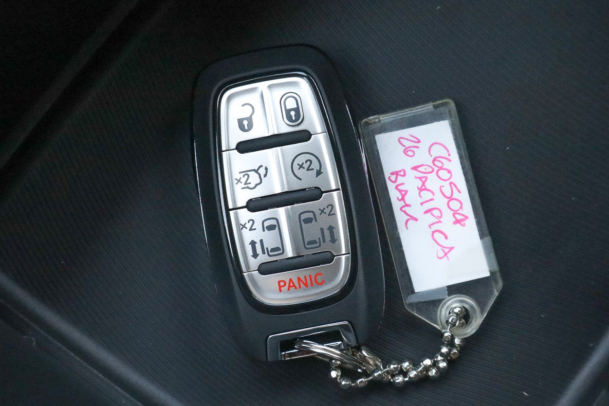 2026 Chrysler Pacifica Select