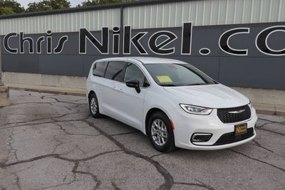 2025 Chrysler Pacifica Select FWD