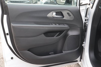 2025 Chrysler Pacifica Select FWD