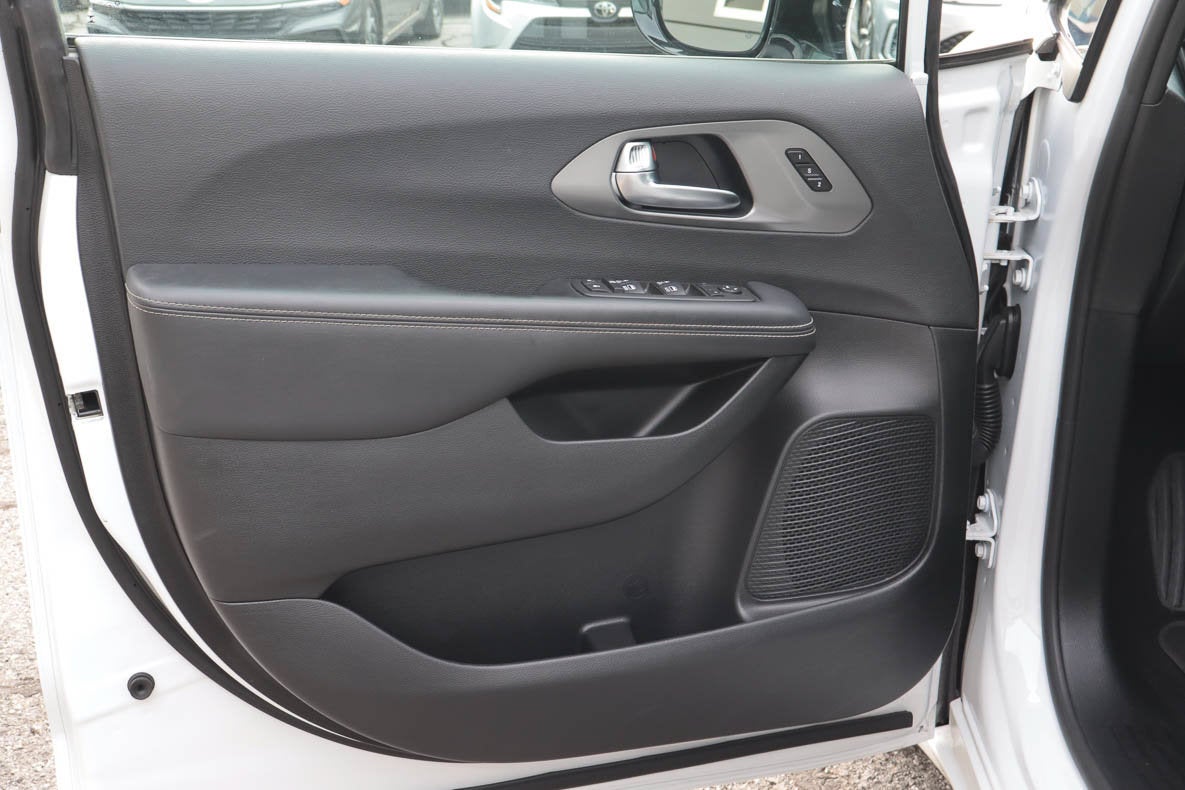 2025 Chrysler Pacifica Select FWD