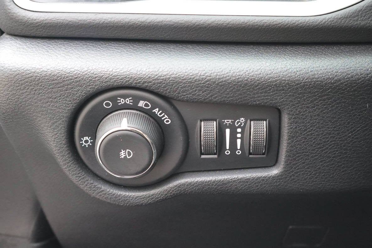 2025 Chrysler Pacifica Select FWD
