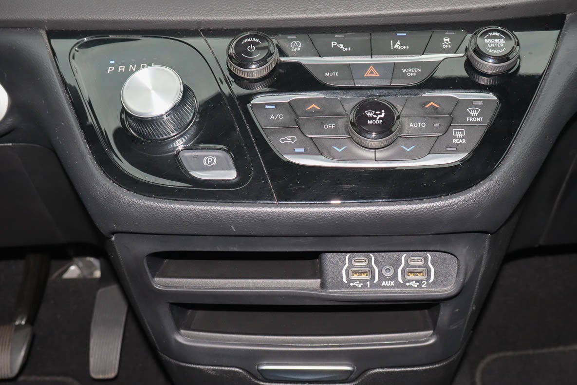 2025 Chrysler Pacifica Select FWD