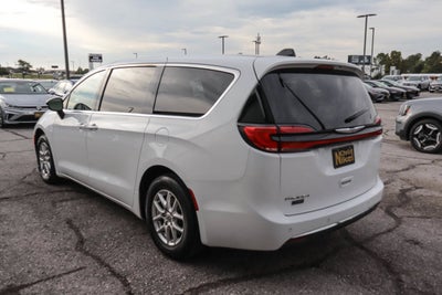 2025 Chrysler Pacifica Select FWD