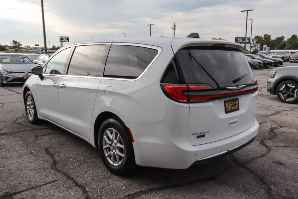 2025 Chrysler Pacifica Select FWD