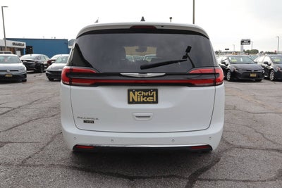2025 Chrysler Pacifica Select FWD