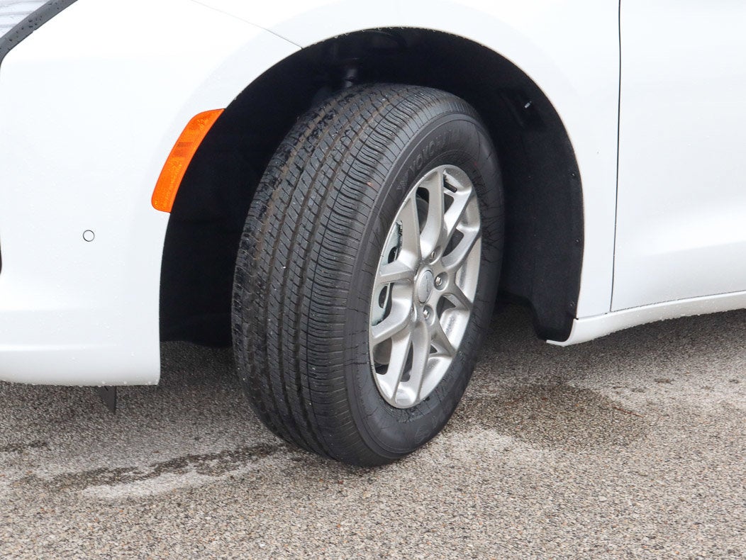 2027 Chrysler Pacifica Select FWD