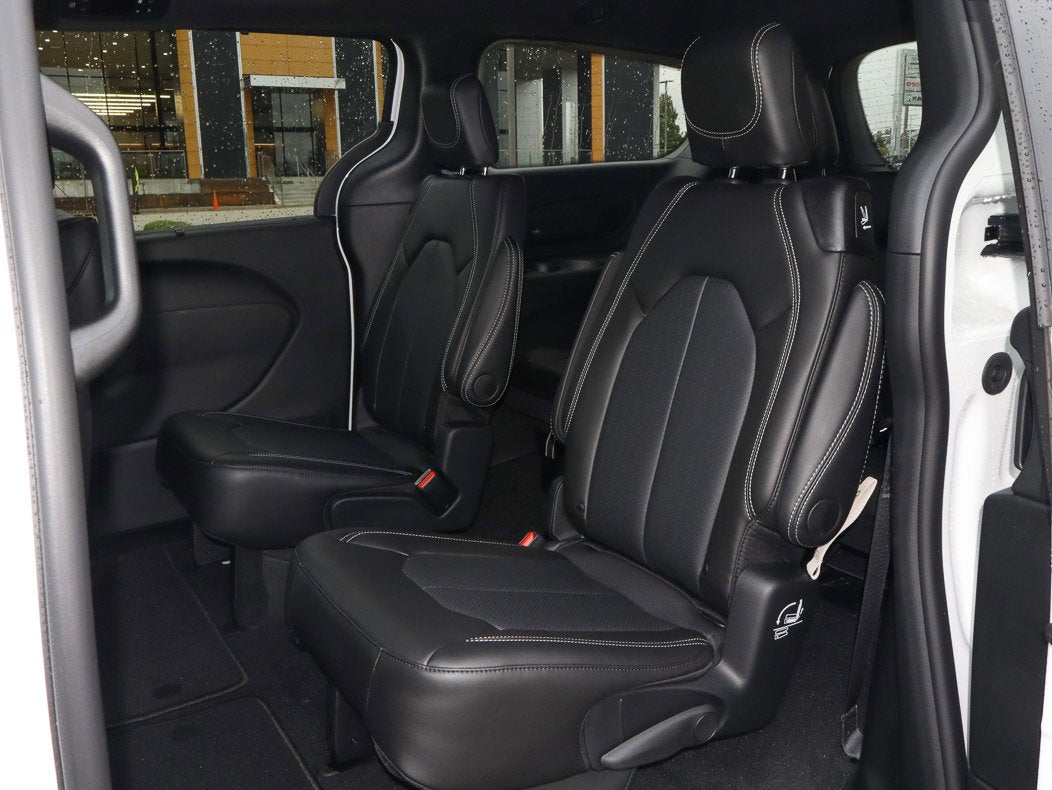 2027 Chrysler Pacifica Select FWD