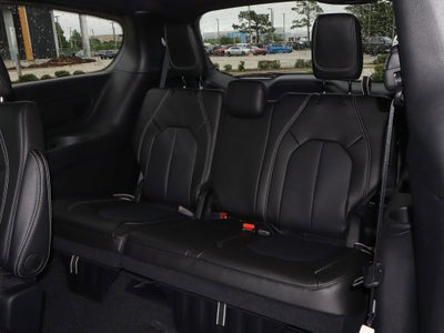 2027 Chrysler Pacifica Select FWD