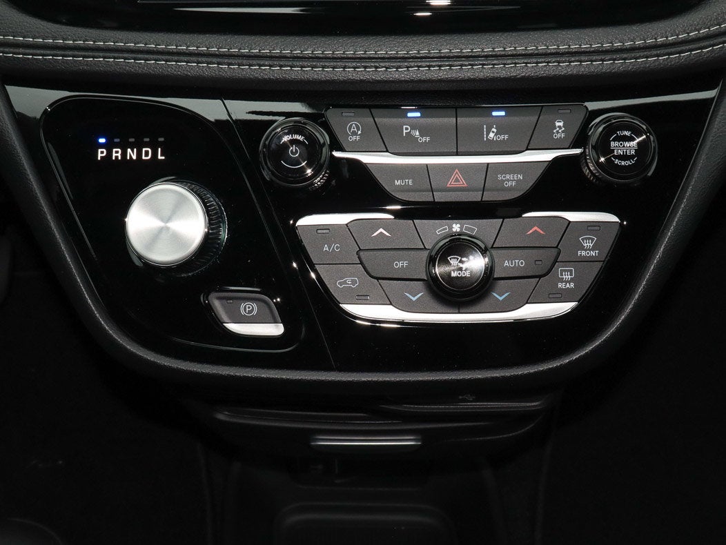 2027 Chrysler Pacifica Select FWD