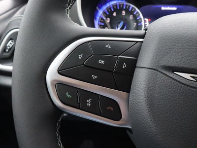 2027 Chrysler Pacifica Select FWD