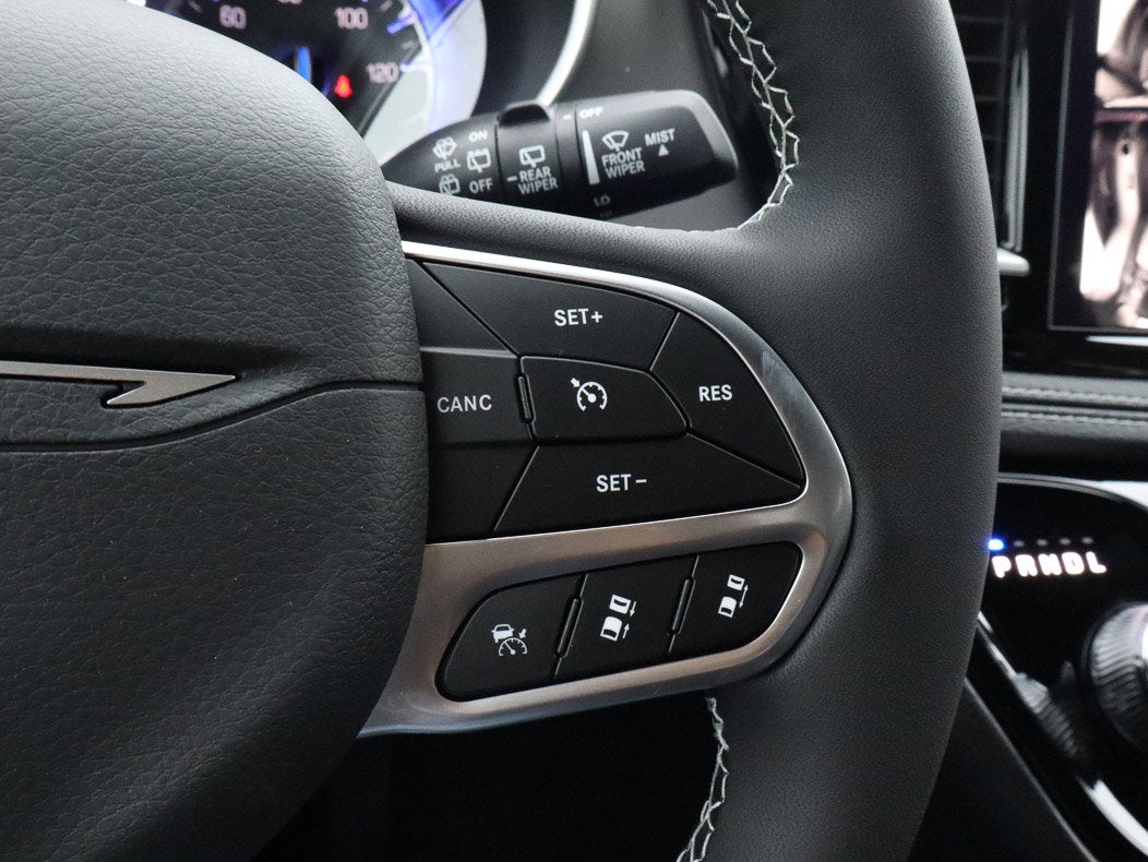 2027 Chrysler Pacifica Select FWD