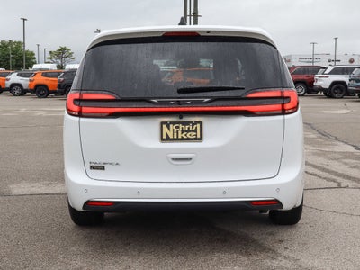 2027 Chrysler Pacifica Select FWD