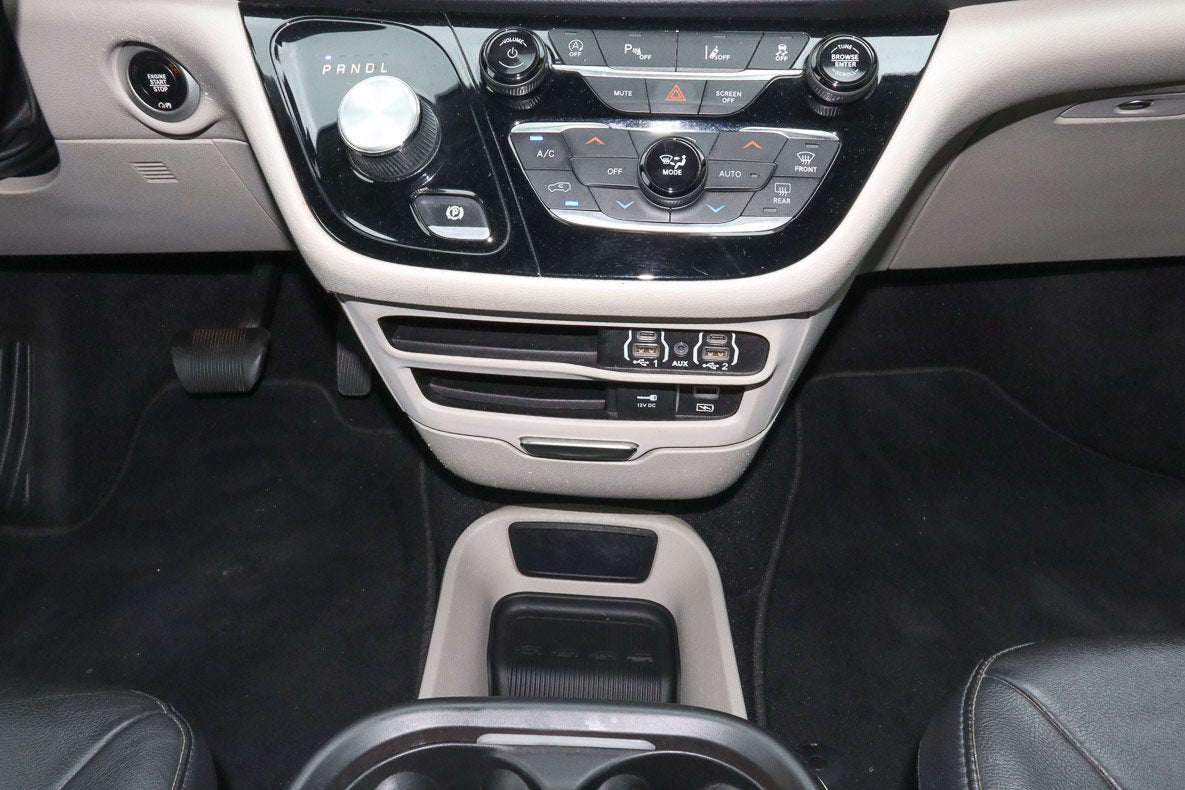 2022 Chrysler Pacifica Touring L FWD