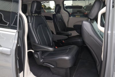 2022 Chrysler Pacifica Touring L FWD