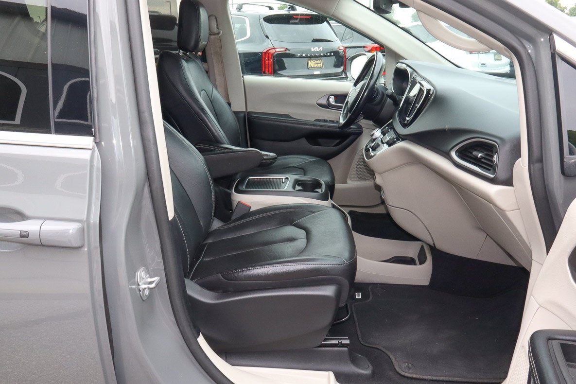 2022 Chrysler Pacifica Touring L FWD