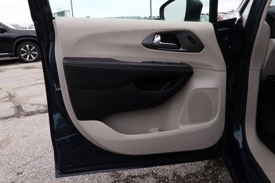 2023 Chrysler Pacifica Touring L FWD
