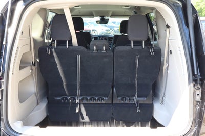 2023 Chrysler Voyager LX FWD