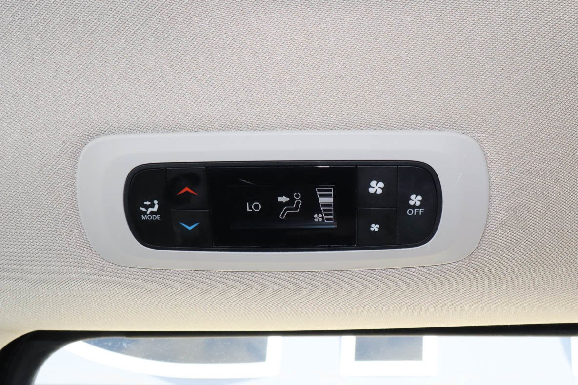 2023 Chrysler Voyager LX FWD